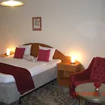 Cameo Apartmán *