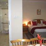 Cameo Apartmán *